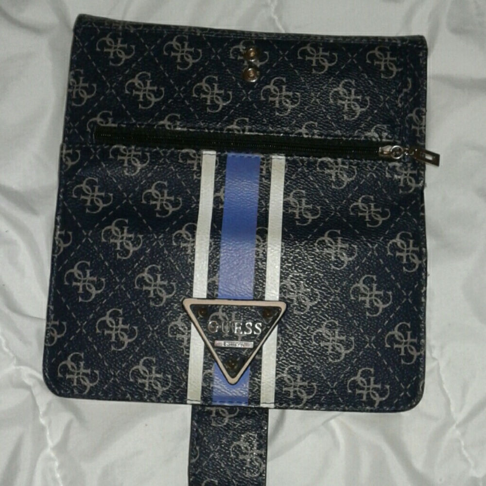 GUESS - Picture 5 of 5